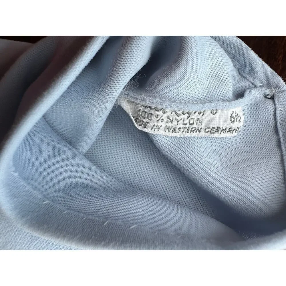 Wear Right Womens Vintage Light Blue Nylon Gloves Size 6 1/2 Made in Germany